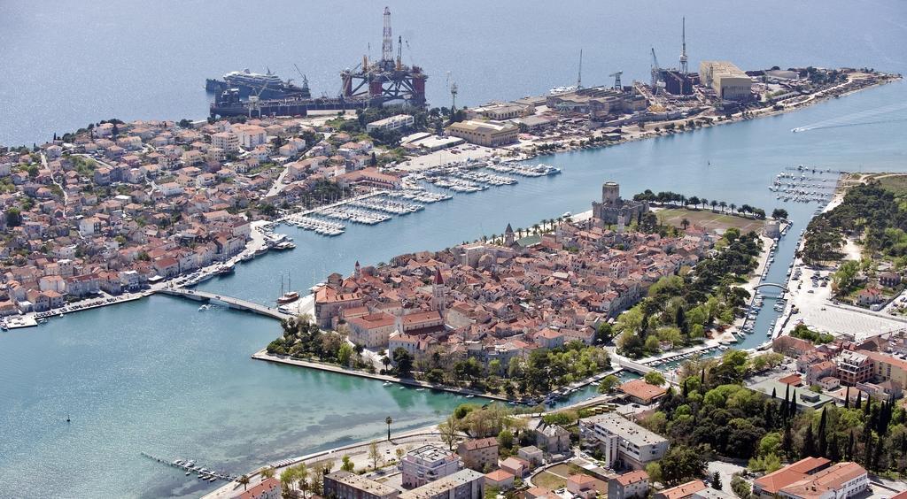 Apartment Fabijanko Oldtown Trogir Exteriör bild
