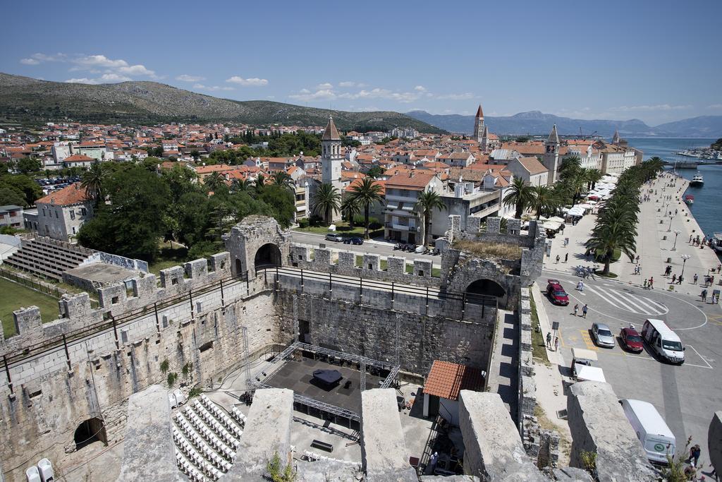 Apartment Fabijanko Oldtown Trogir Exteriör bild
