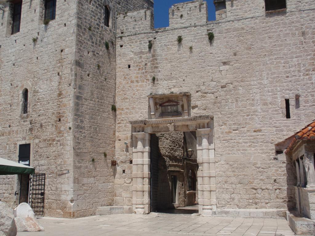 Apartment Fabijanko Oldtown Trogir Exteriör bild
