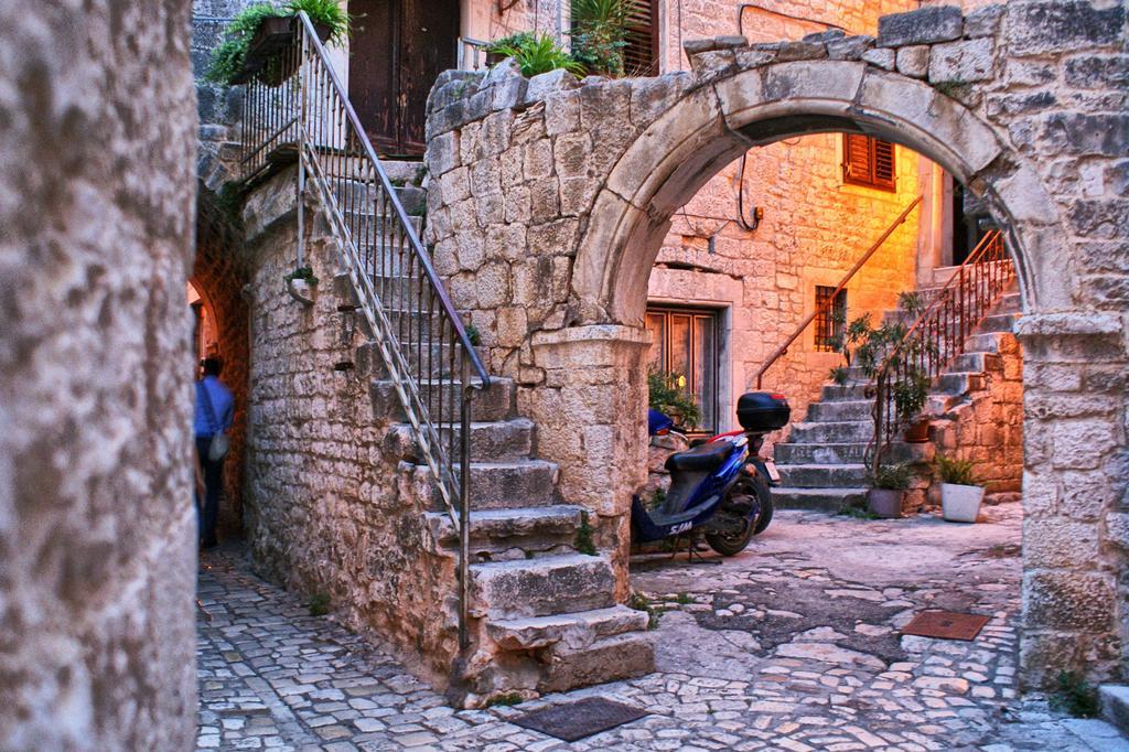 Apartment Fabijanko Oldtown Trogir Exteriör bild